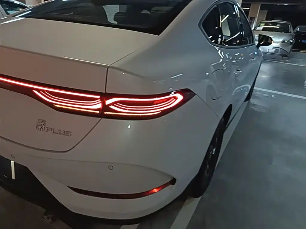 BYD Qin PLUS 2026 DM-i Smart Edition 128KM Progressive фото 8