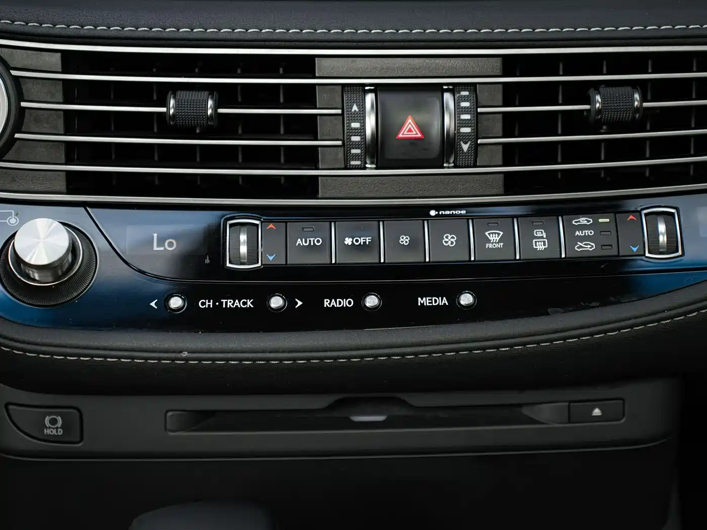 Lexus LS 2021 500h Excellence Edition фото 17
