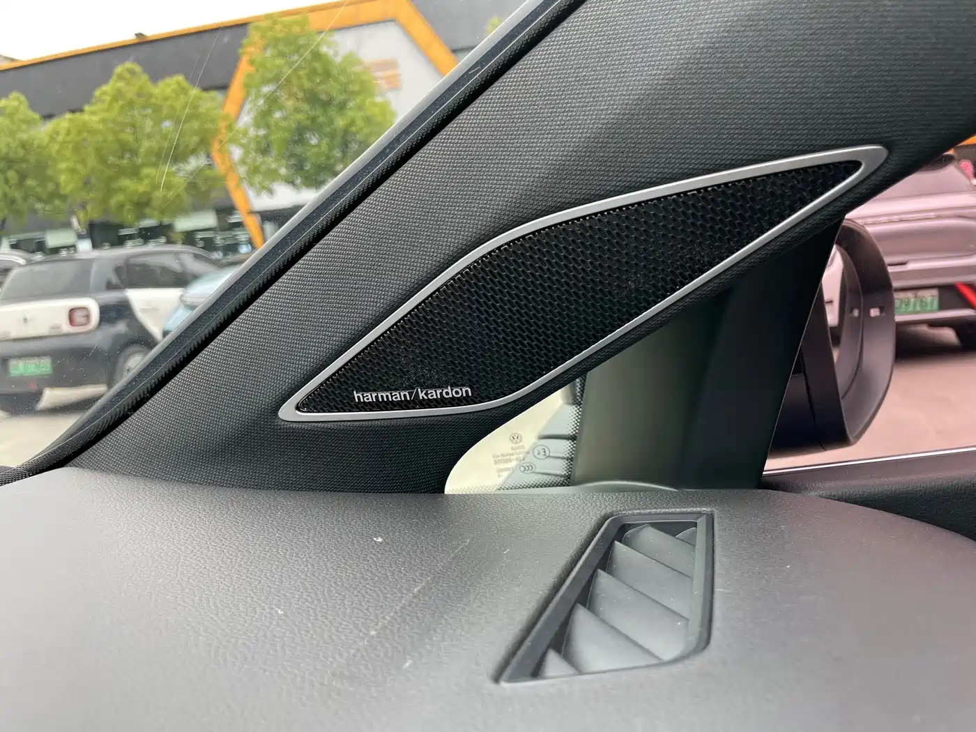 Volkswagen Golf 2023 280TSI DSG R-Line Lite фото 11