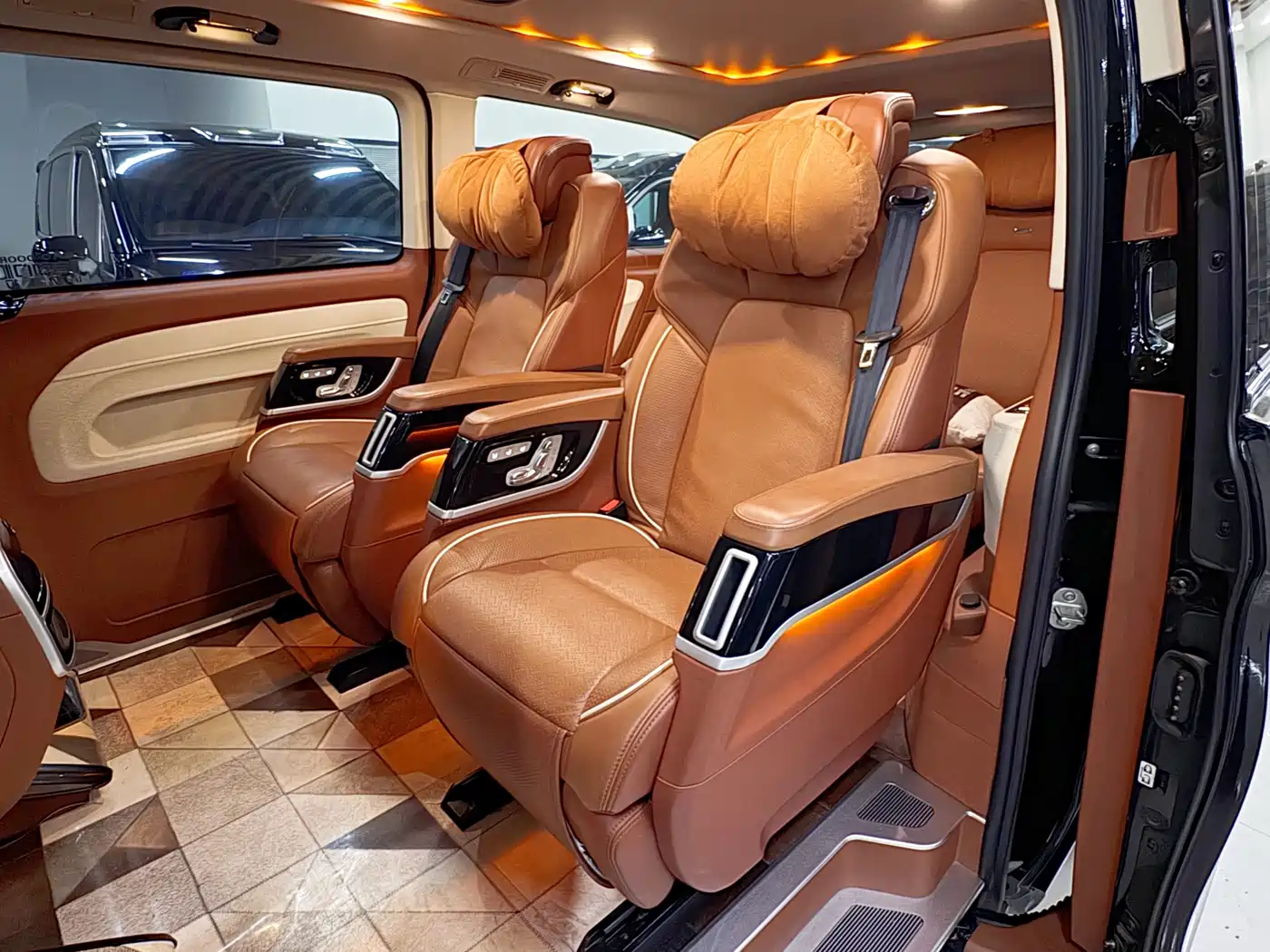 Mercedes-Benz Vito 2020 2.0T Business Edition (7-seater) фото 7