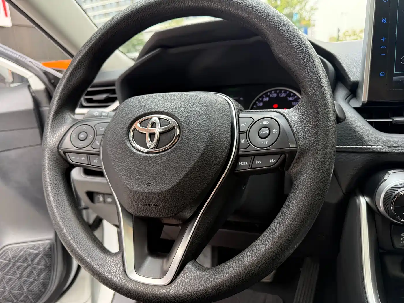 Toyota Wildlander 2021 2.0L CVT 2WD Luxury Edition фото 17