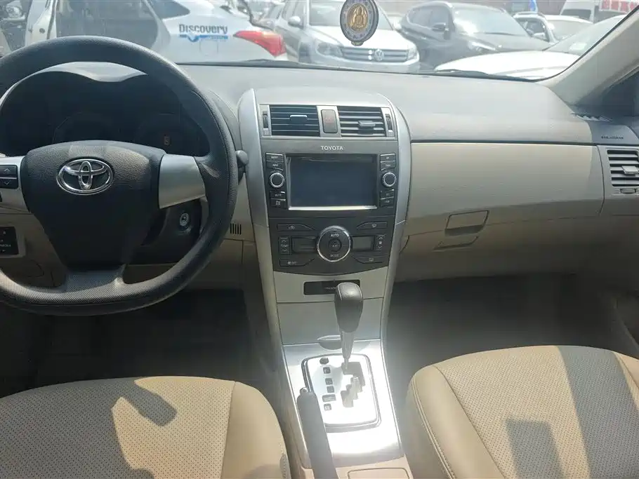 Toyota Corolla 2012 Styling Edition 1.8L CVT GL-i фото 13