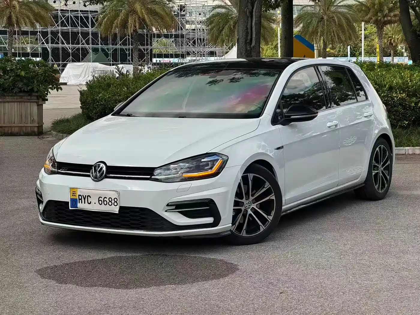 Фото 3 - Volkswagen Golf