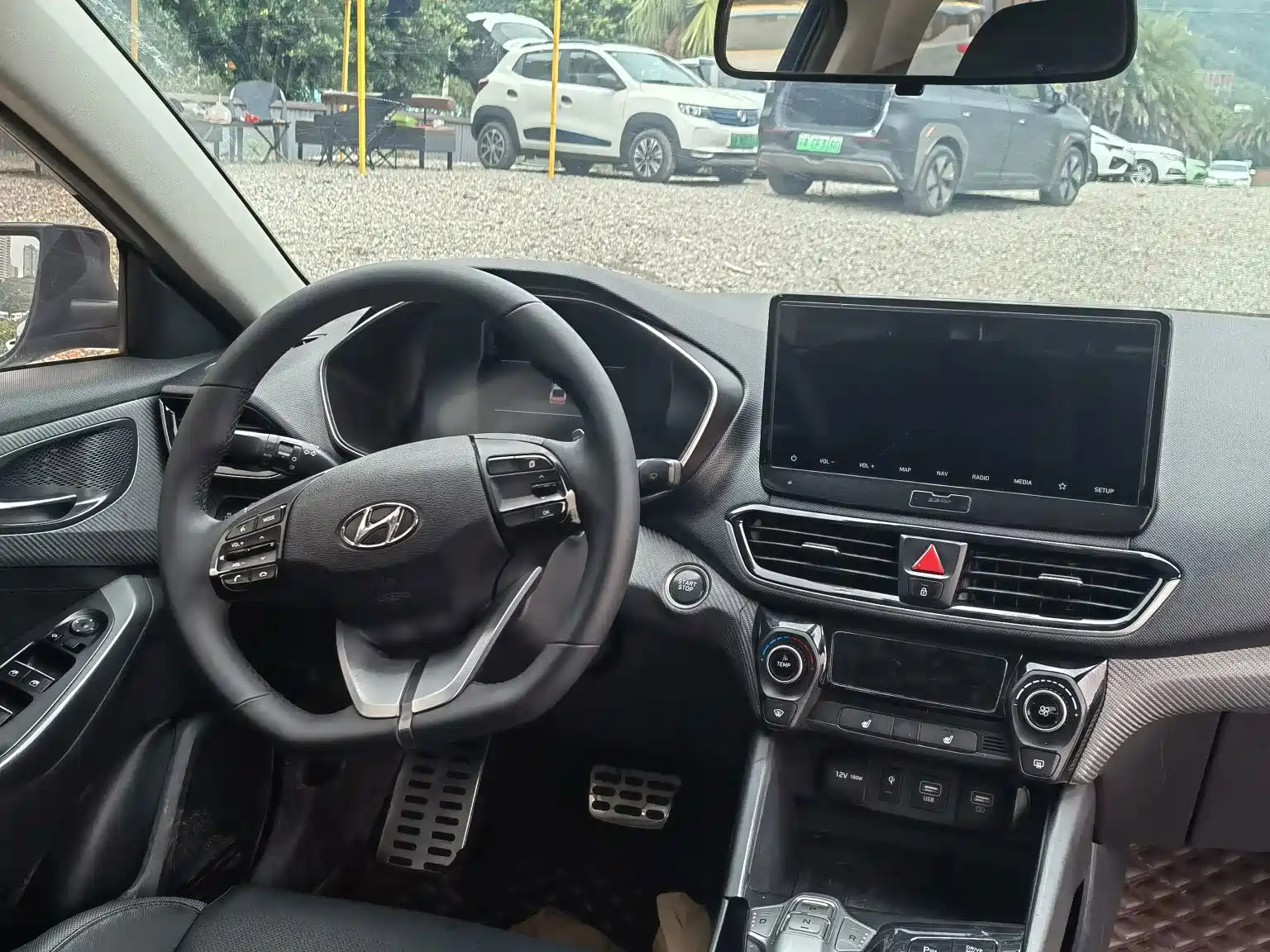 صورة 5 - Hyundai Fista EV
