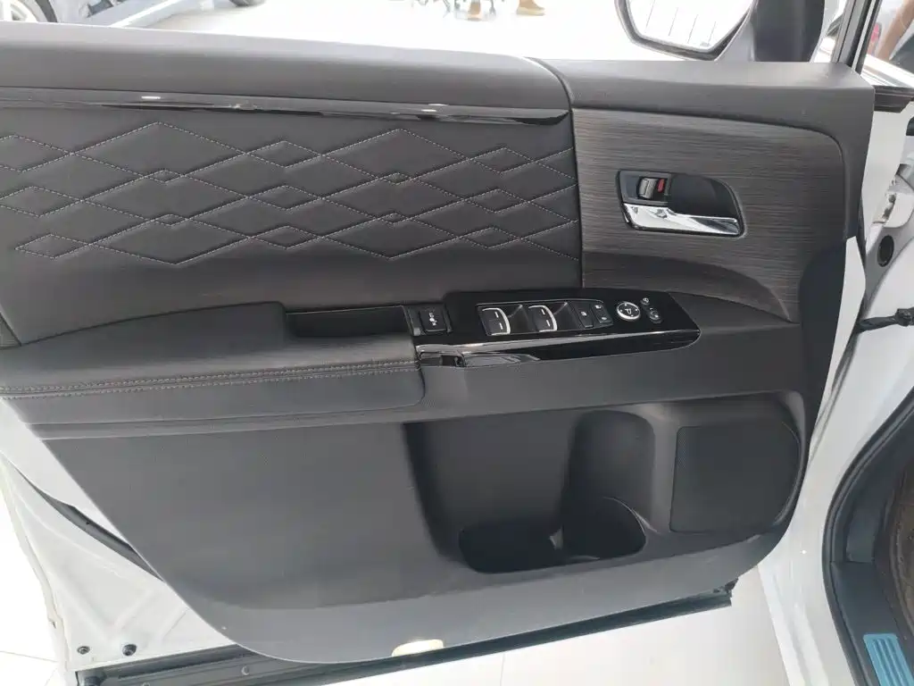Honda Elysion 2024 2024 2.0L e:HEV Luxury Edition