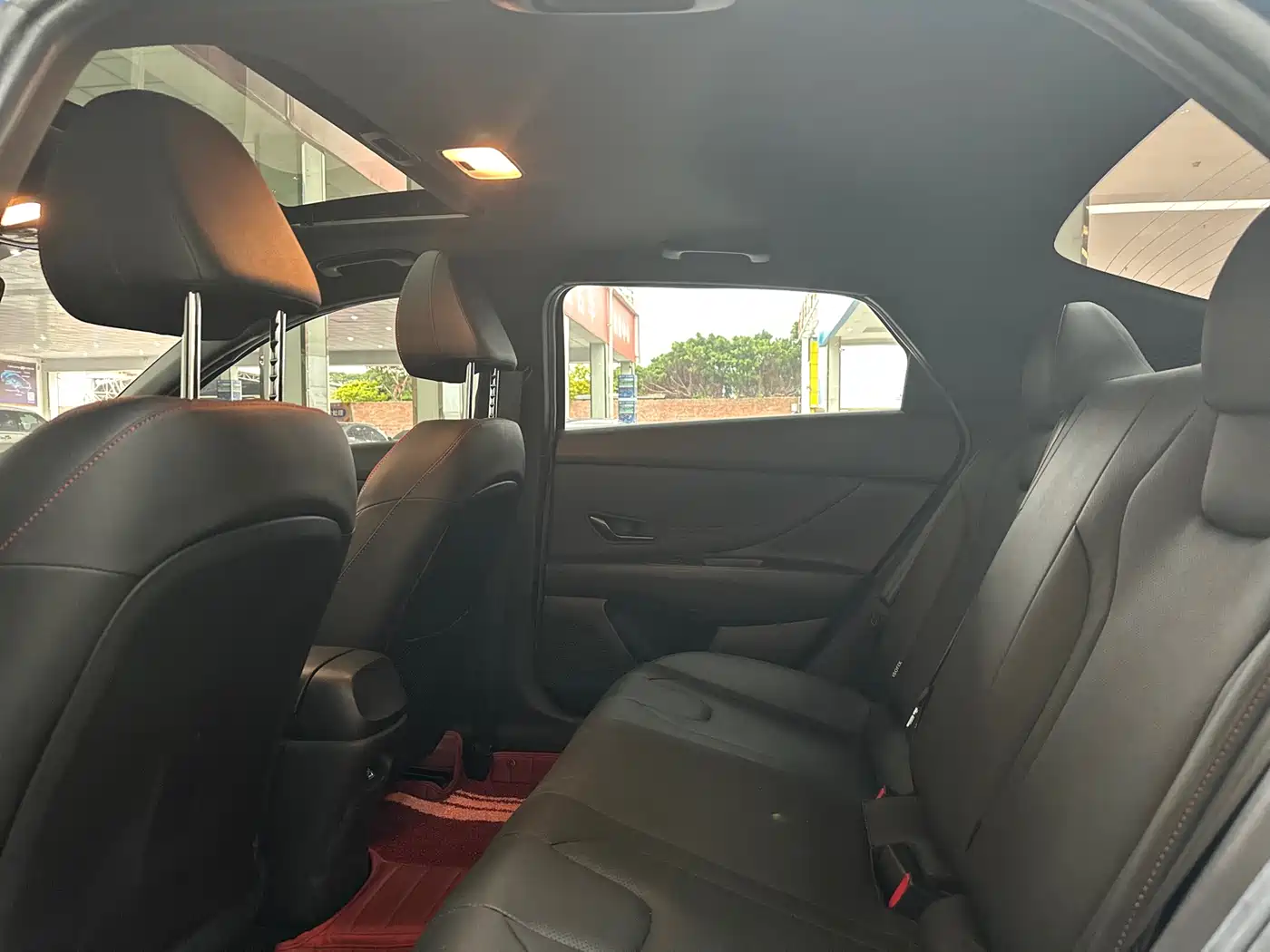 Hyundai Elantra 2021 240TGDi DCT LUX Premium Edition фото 7