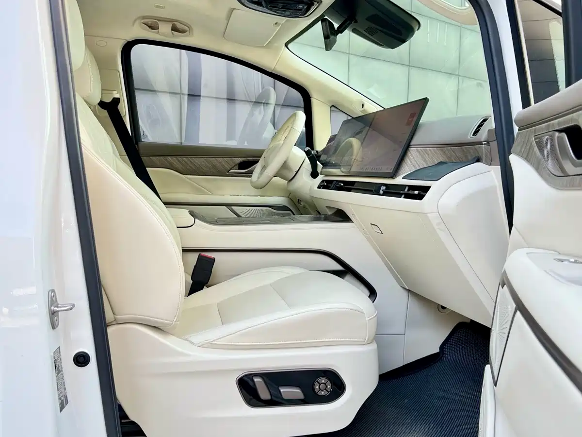 WEY Alpine 2025 2025 AWD Alpine 8