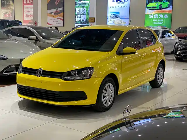 VOLKSWAGEN POLO