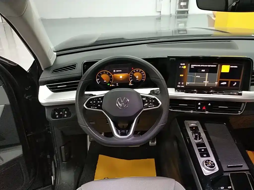 صورة 11 - Volkswagen Talagon