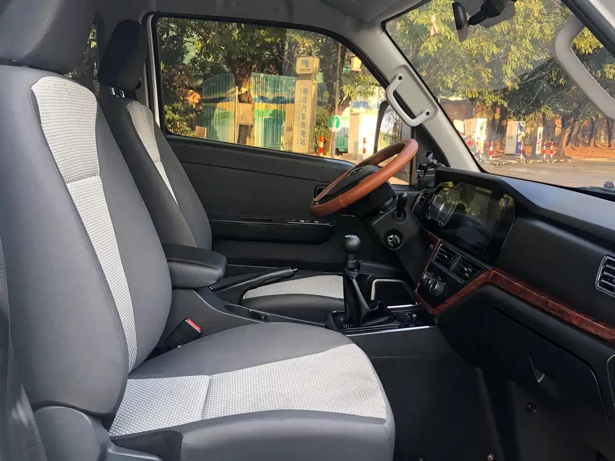 CHANGAN CROSSOVER D5