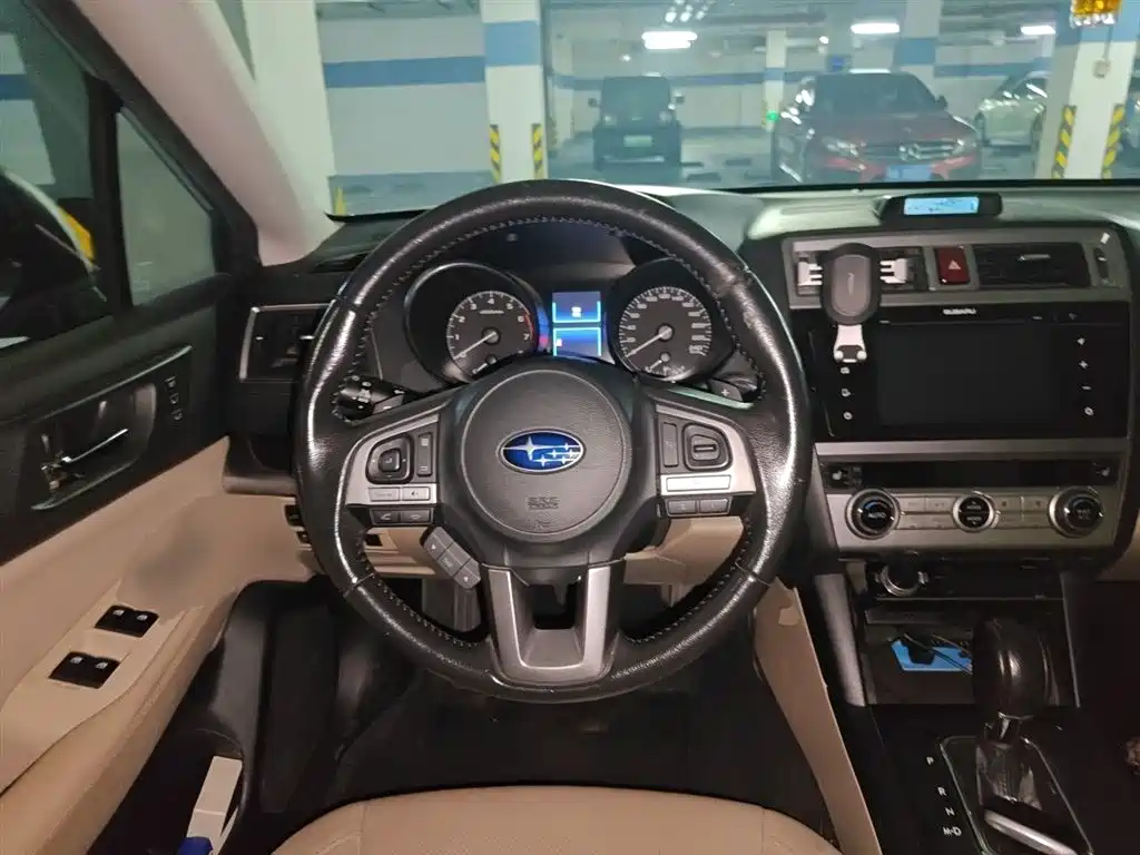 Subaru Outback 2015 2.5i Luxury Navigation Edition фото 3