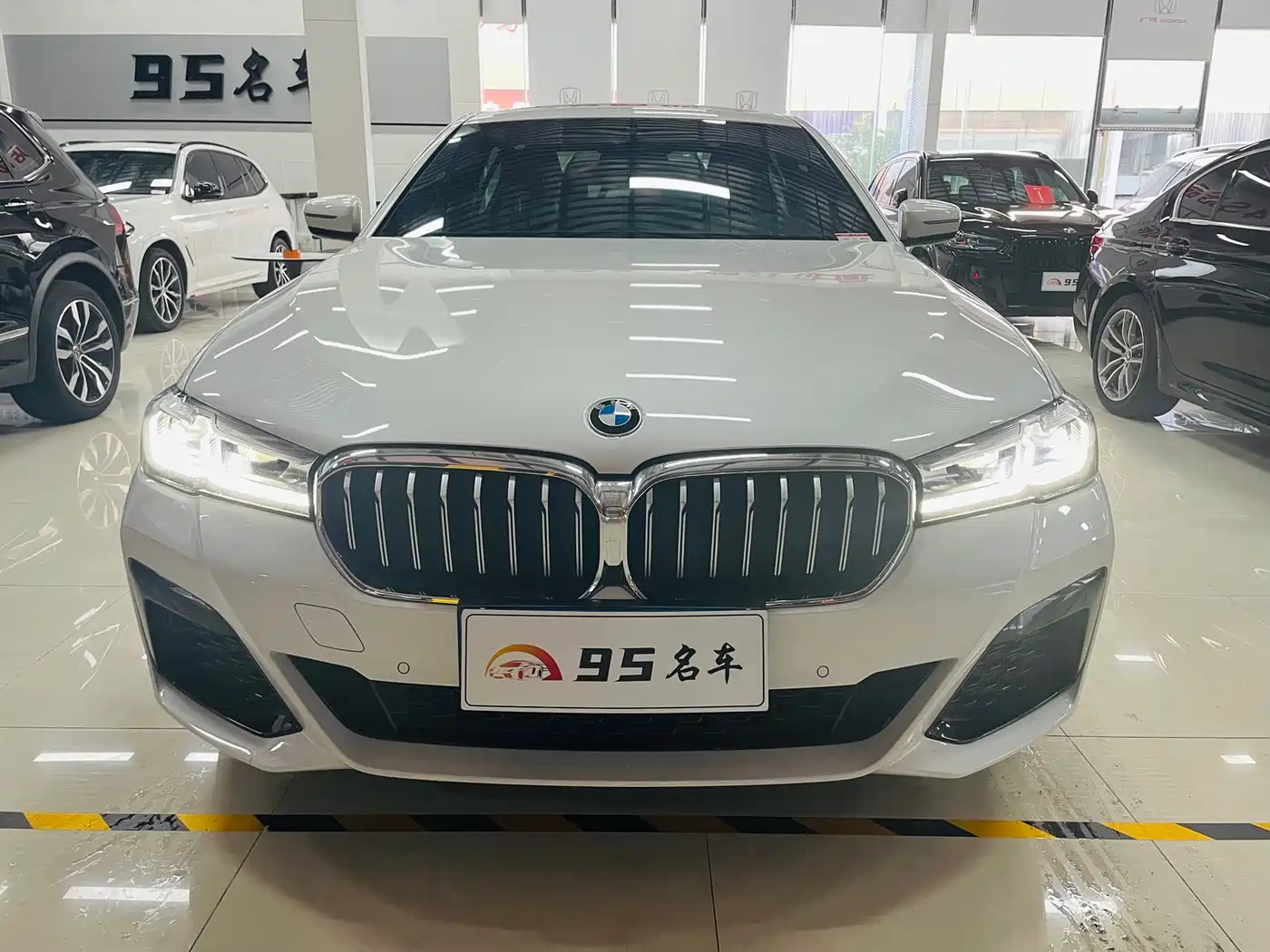 BMW 5 Series 2022 525Li M Sport Package фото 2
