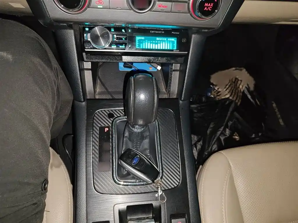 Subaru Outback 2015 2.5i Luxury Navigation Edition фото 7