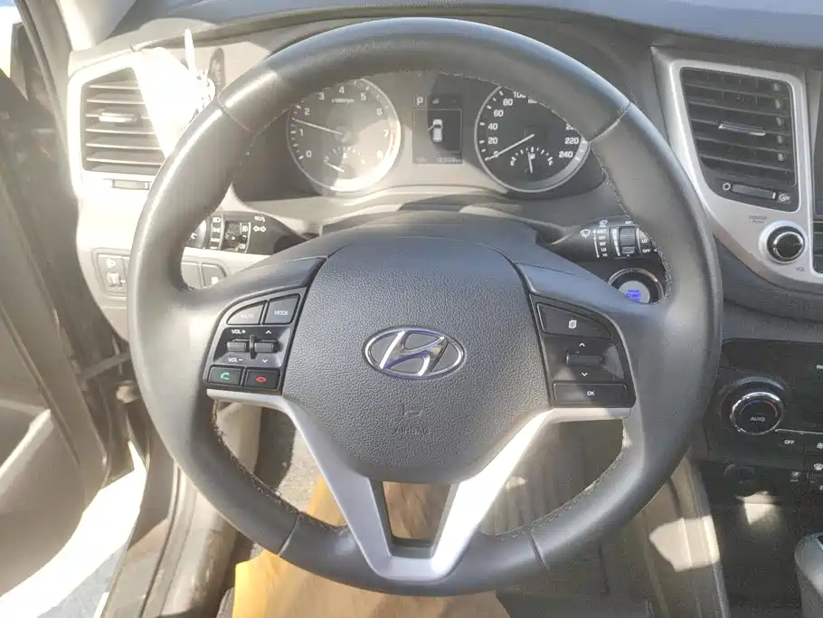 Hyundai Tucson 2016 2015 1.6T Dual Clutch 2WD Smart