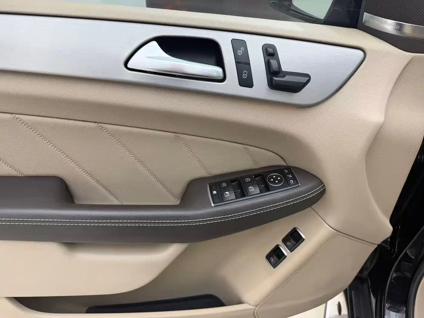 Mercedes-Benz GL-Class 2015 GL 400 4MATIC Sport фото 6