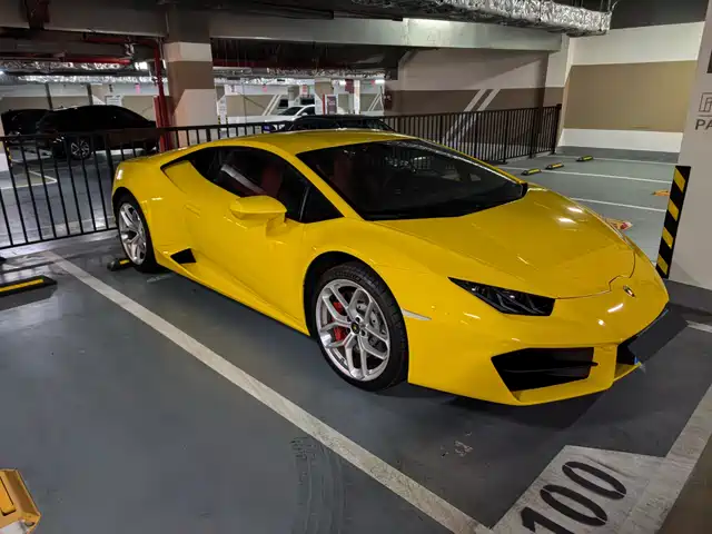 LAMBORGHINI HURACÁN
