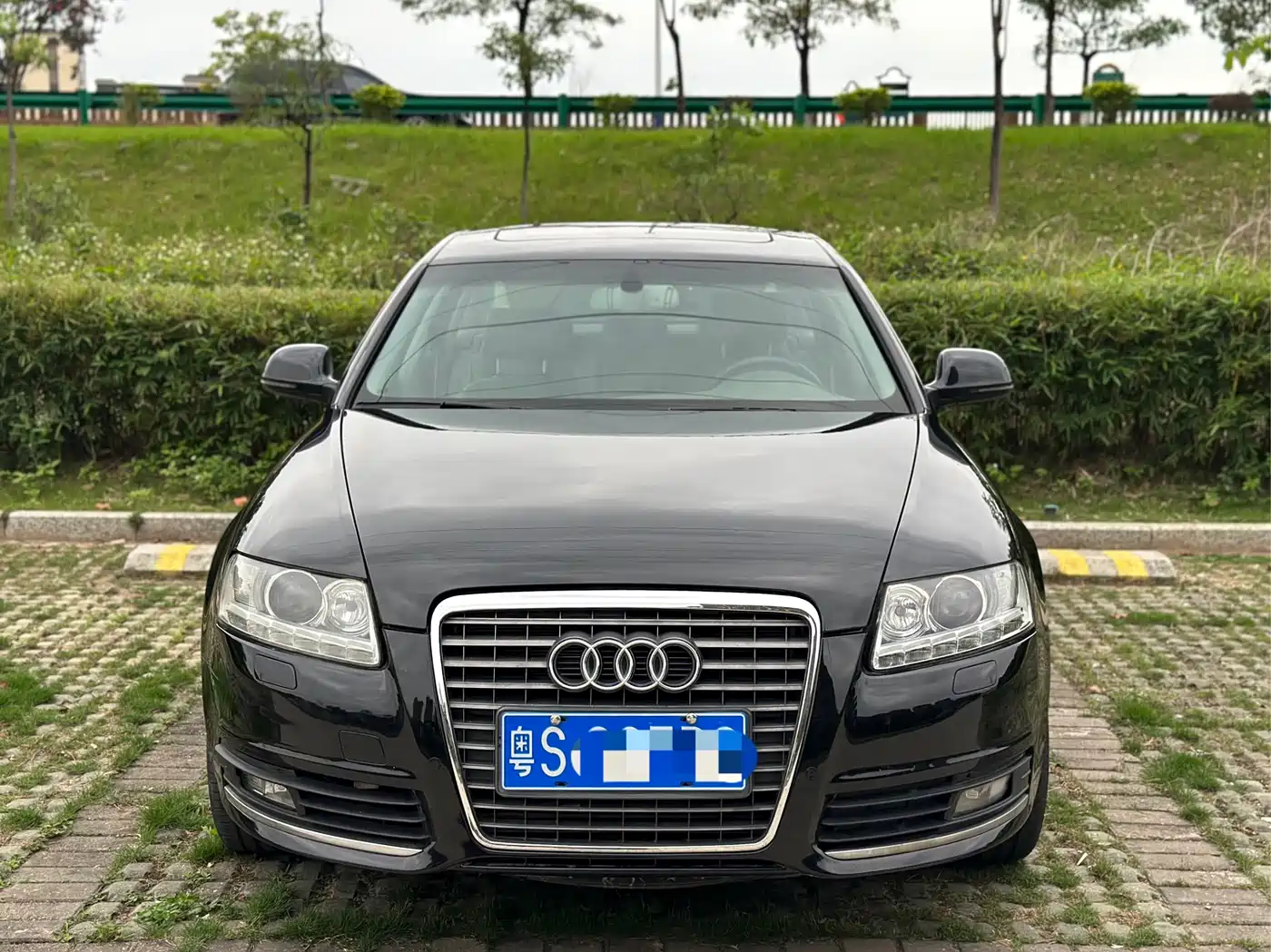 Audi A6L 2010 2.4L Comfort фото 2