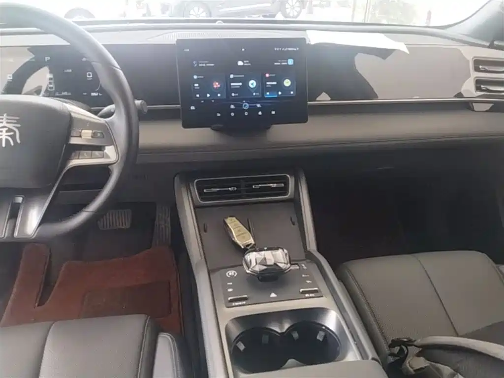 BYD Qin L 2024 DM-i 80KM Leading Edition фото 13