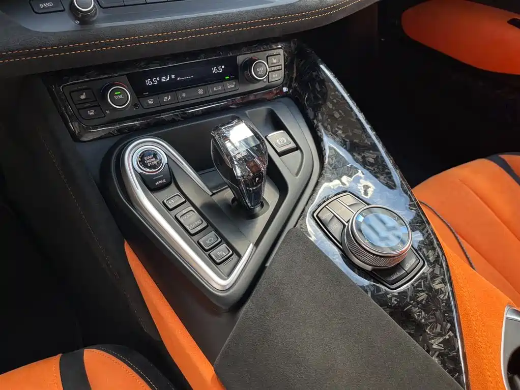 BMW i8 2019 Convertible Sports Car фото 11