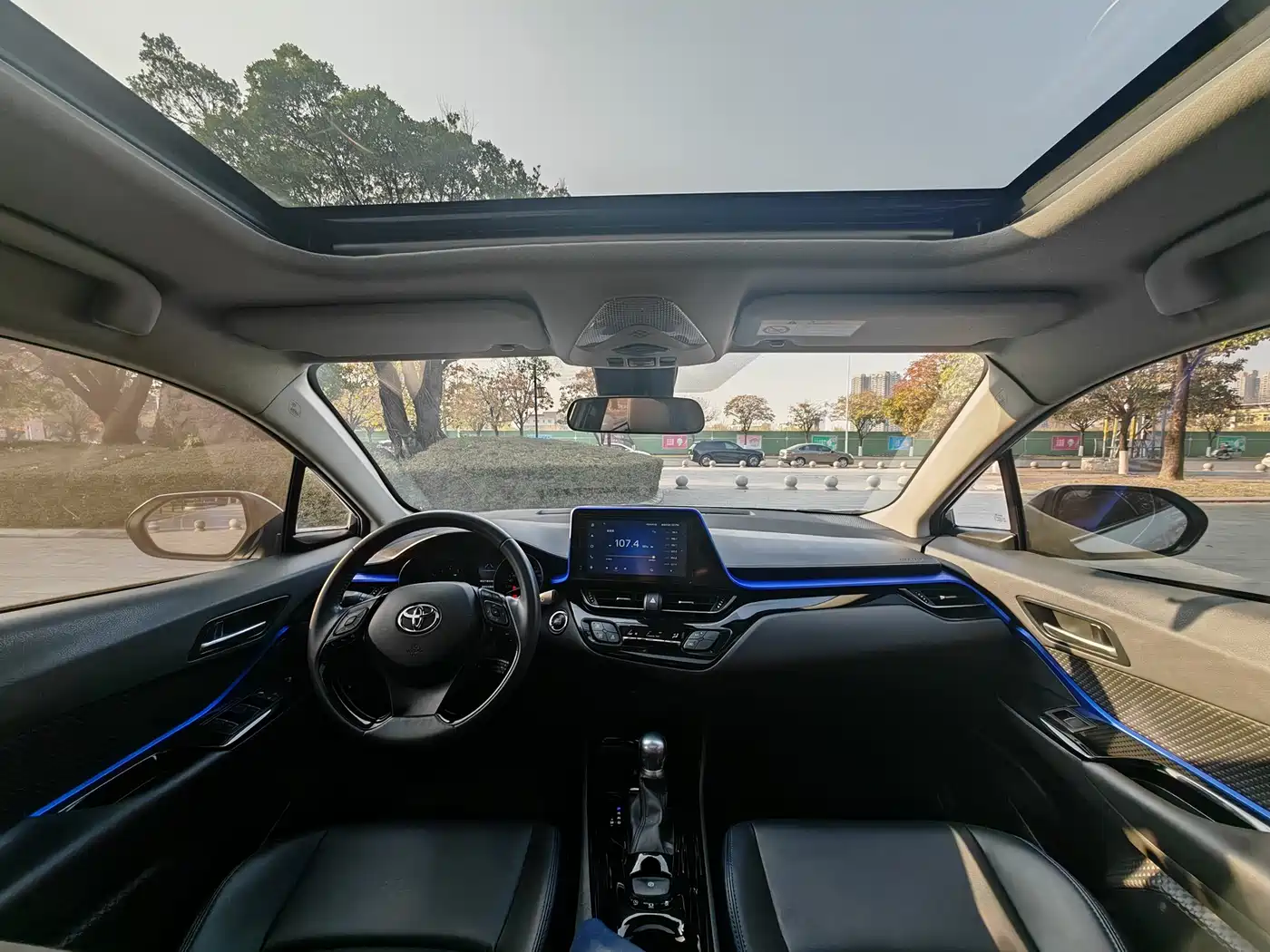 Toyota C-HR 2021 2.0L Luxury Edition фото 17