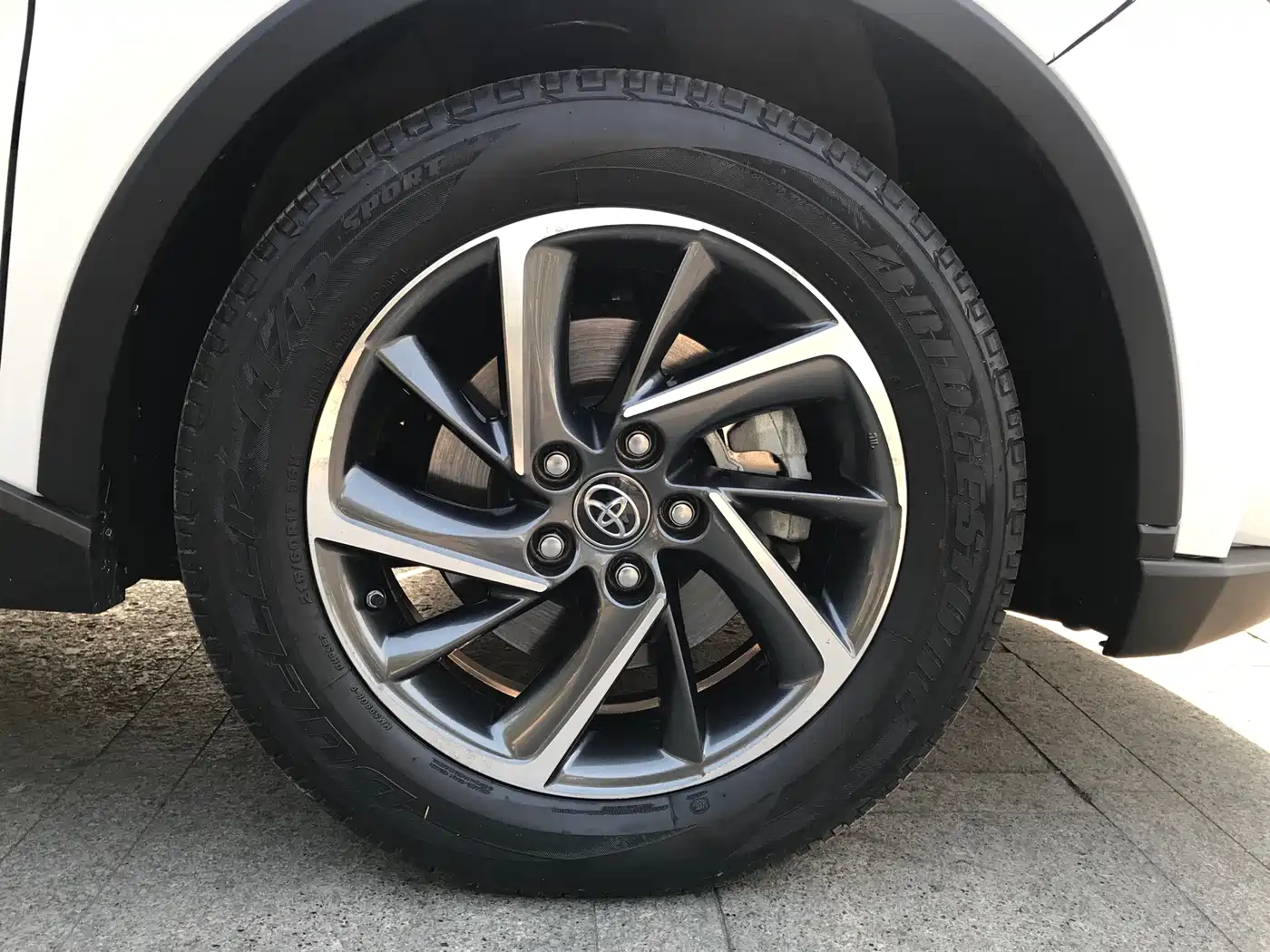 Toyota C-HR 2021 2.0L Luxury Edition фото 9