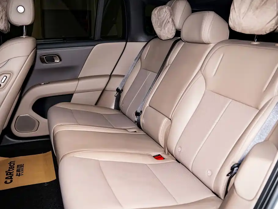 Li Auto i6 2026 2025 2WD Base Model