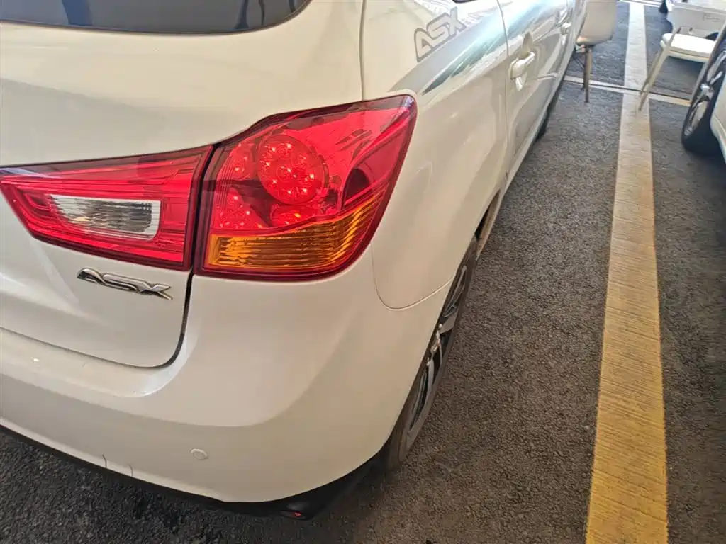 Mitsubishi ASX 2016 2.0L CVT 2WD Navigation Edition фото 8