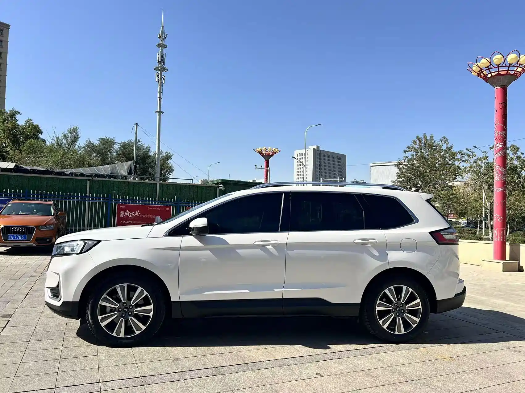 Фото 18 - Ford Edge