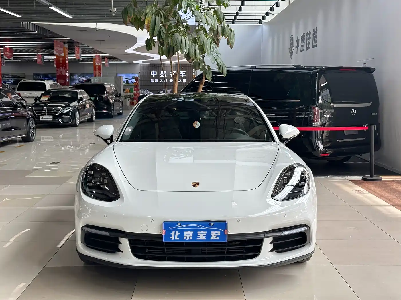Porsche Panamera 2017 Panamera 4 Sport Turismo 3.0T фото 2