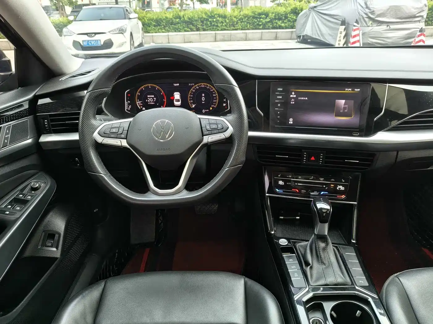 Volkswagen Passat 2022 330TSI Starlight Elite Edition фото 14