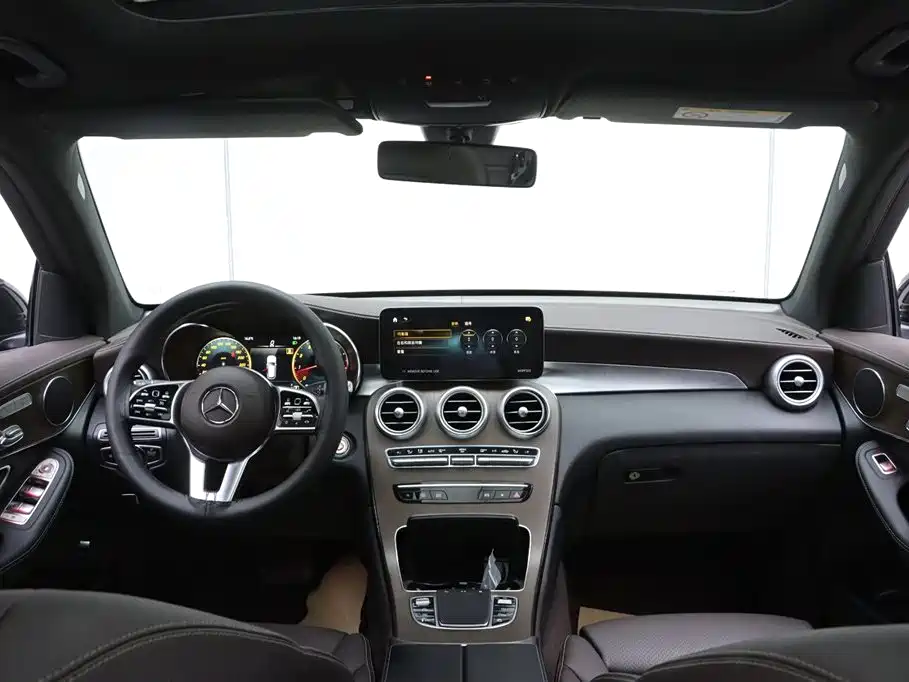Mercedes-Benz GLC 2022 Facelift GLC 300 L 4MATIC Dynamic Collector's Edition фото 20