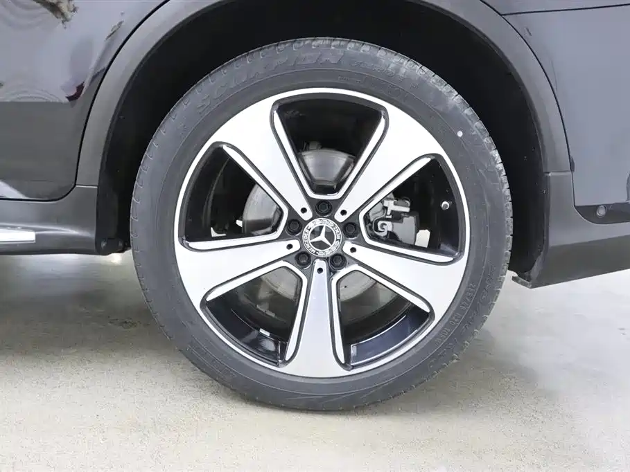 Mercedes-Benz GLC 2022 Facelift GLC 300 L 4MATIC Dynamic Collector's Edition фото 33