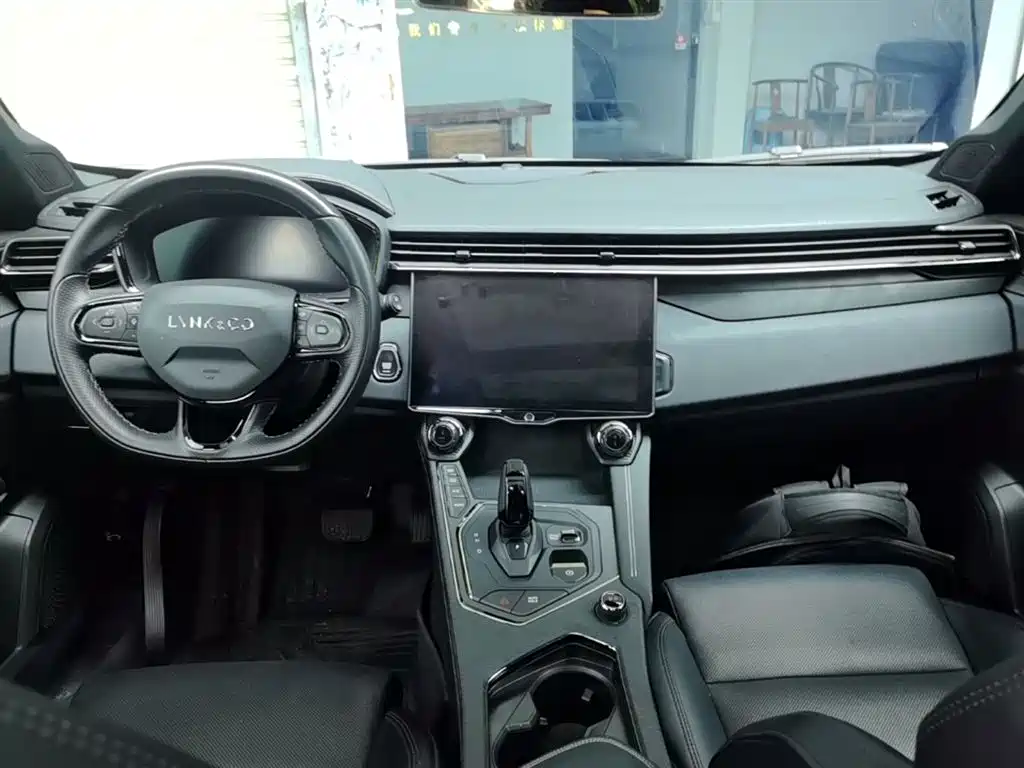 Lynk & Co 01 EM-P 2022 1.5TD PHEV Plus фото 6