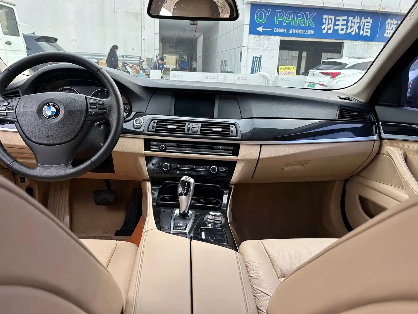 BMW 5 Series 2011 523Li Leading фото 9