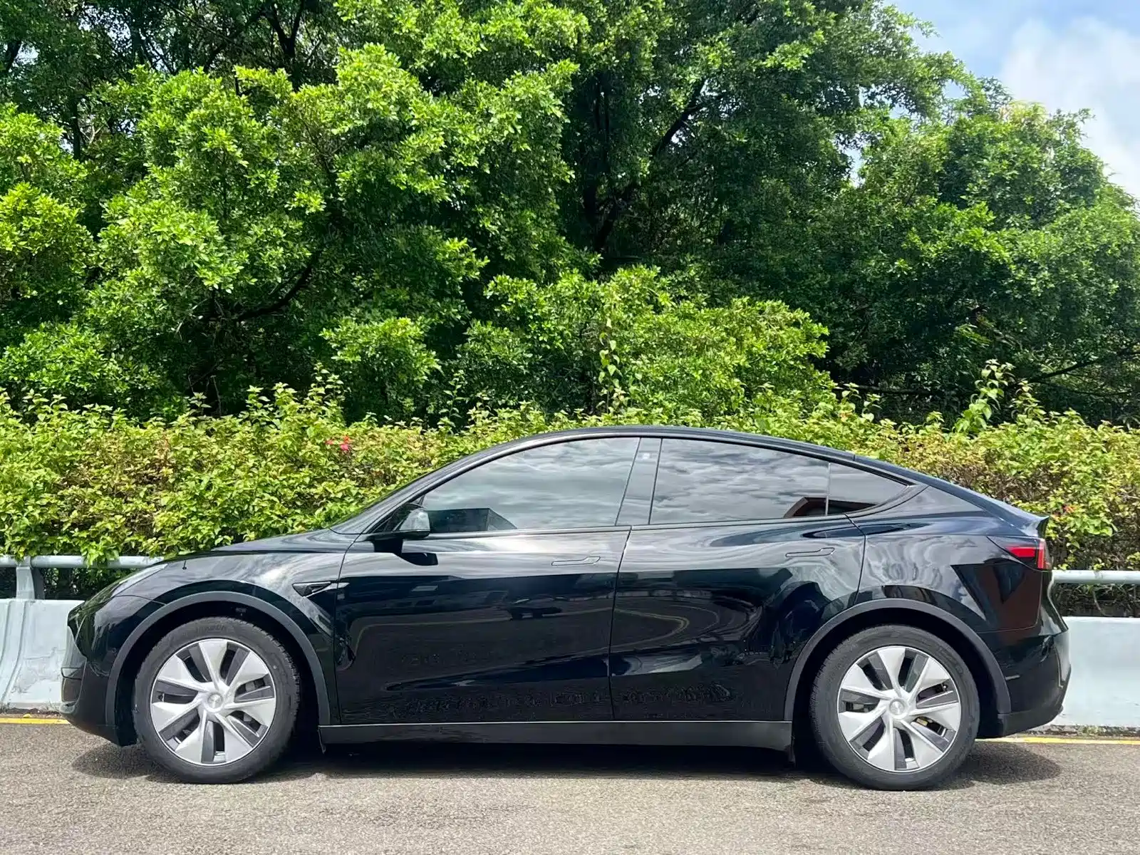 Фото 3 - Tesla Model Y