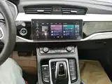 Фото 13 - Geely Atlas