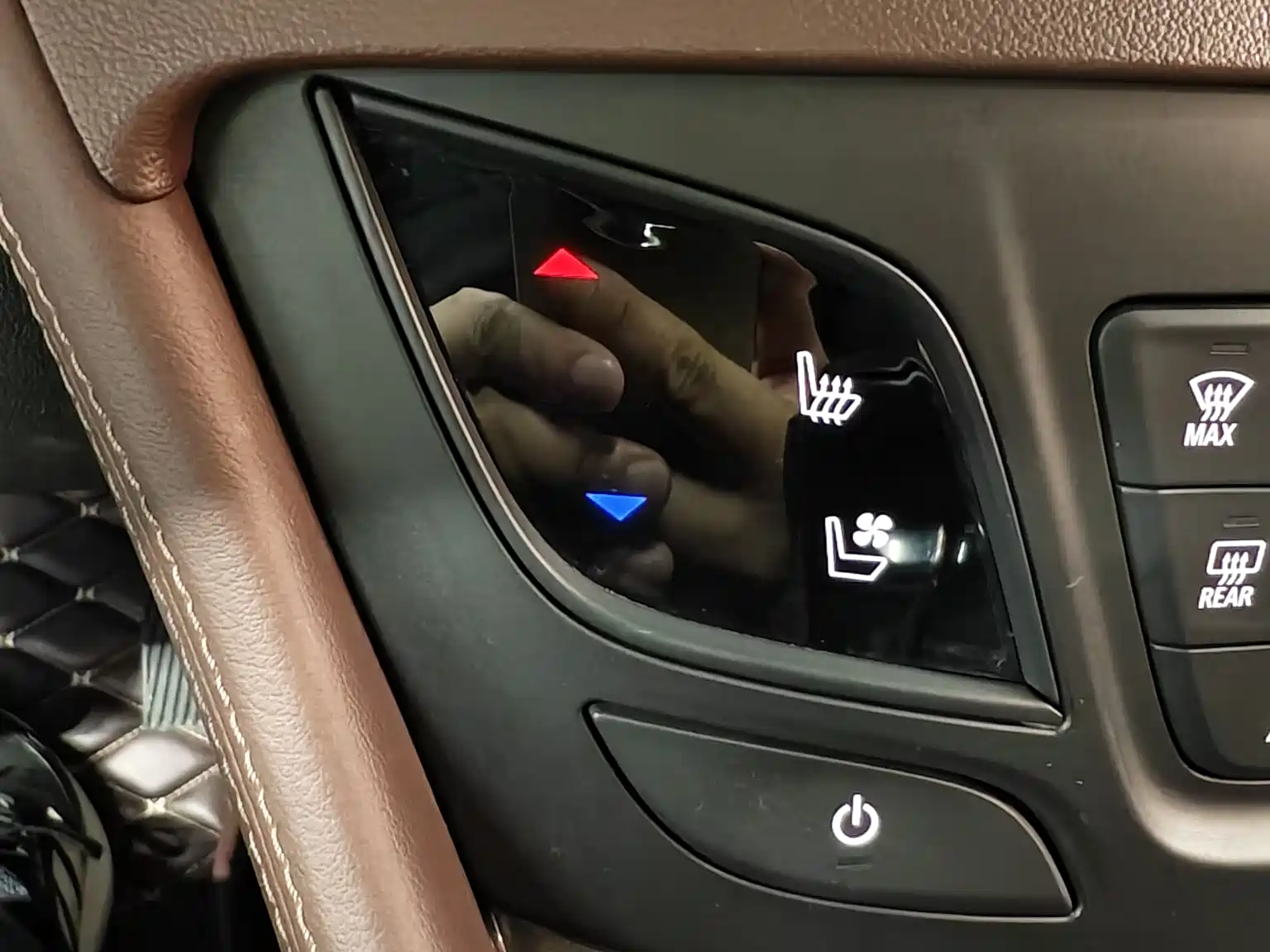 Photo 14 - Buick Envision Plus