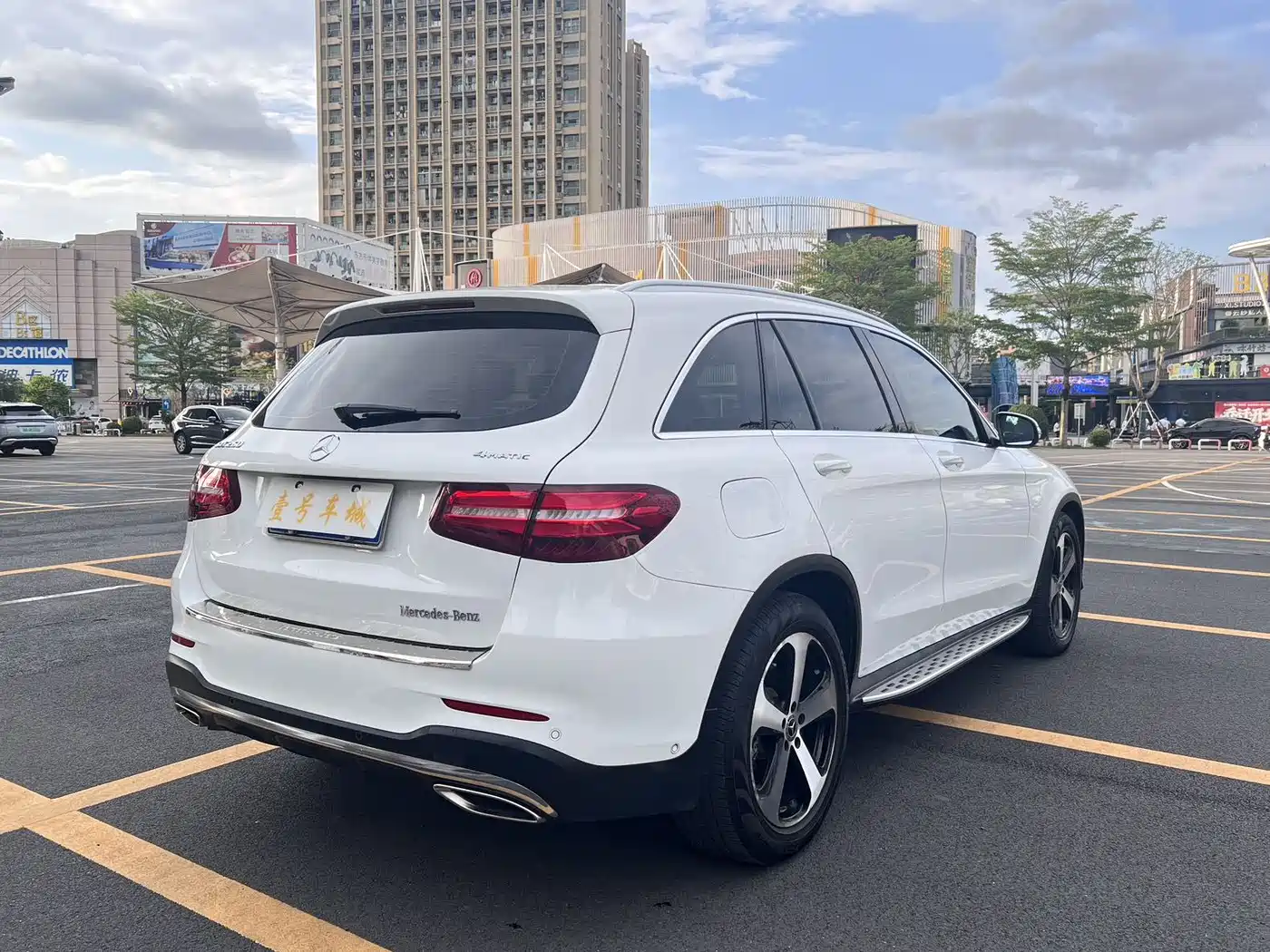 Mercedes-Benz GLC 2018 GLC 260 4MATIC Luxury фото 4