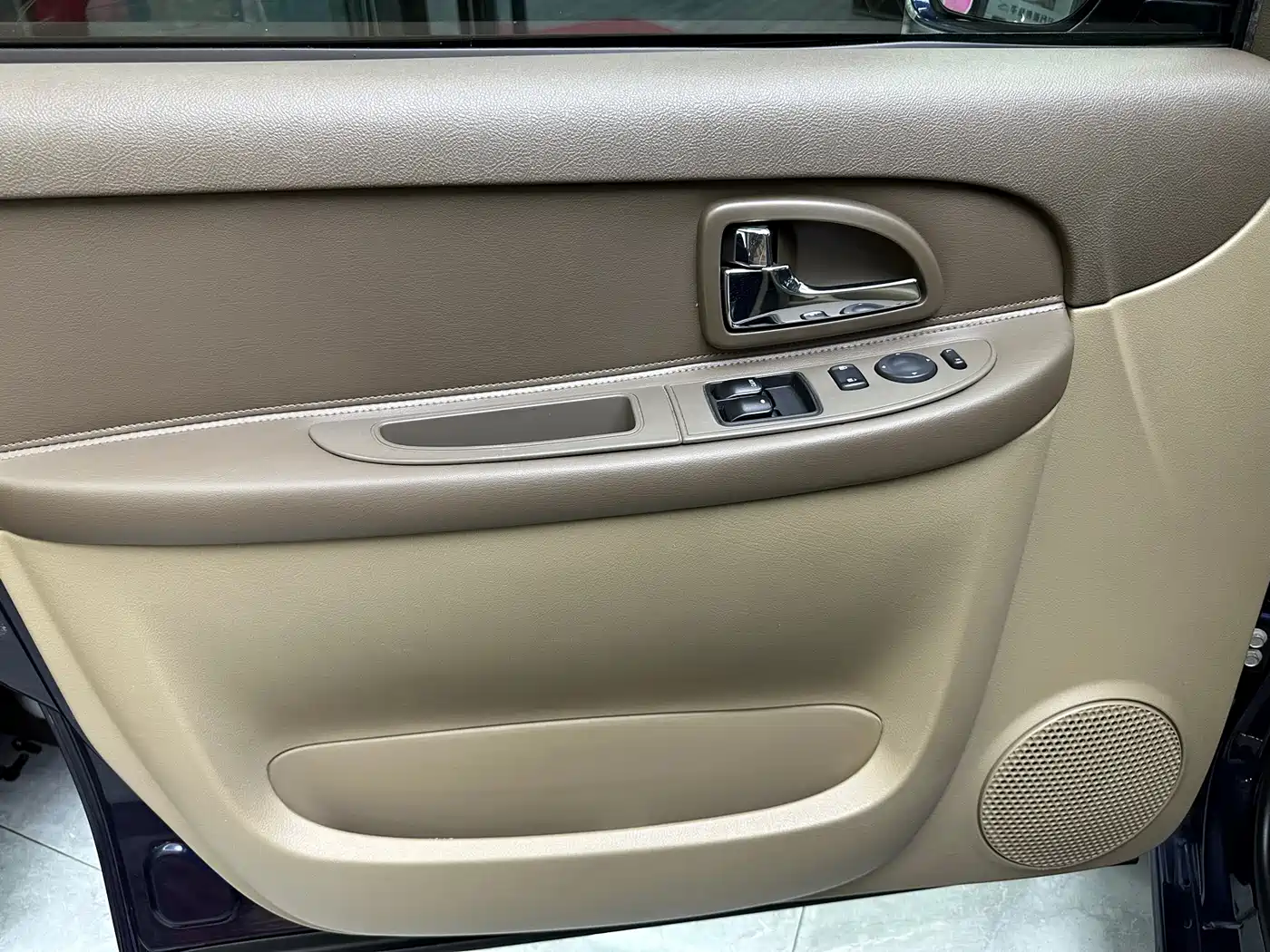 Buick GL8 2011 2.4L LT Executive Edition фото 4