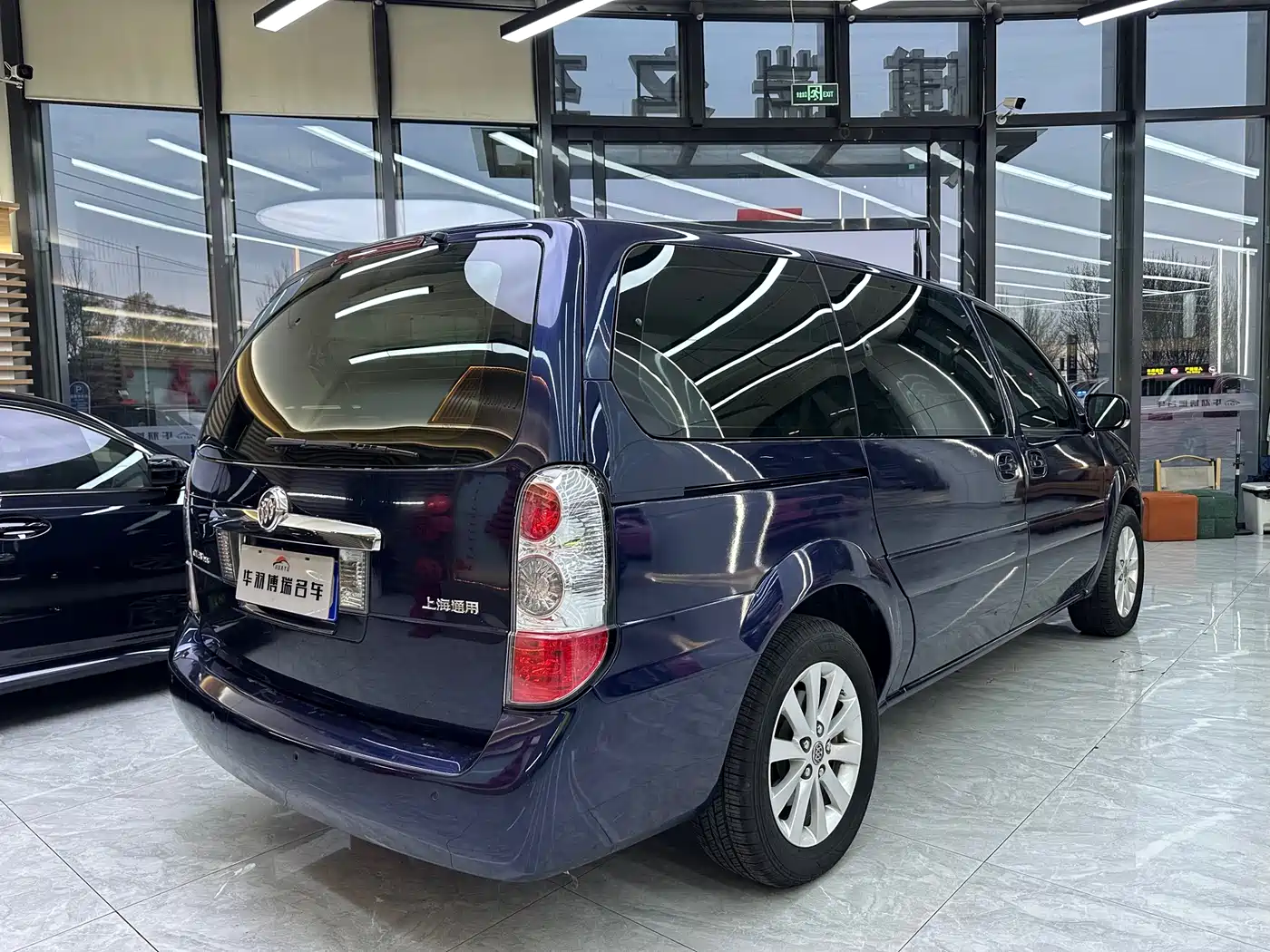 Buick GL8 2011 2.4L LT Executive Edition фото 19