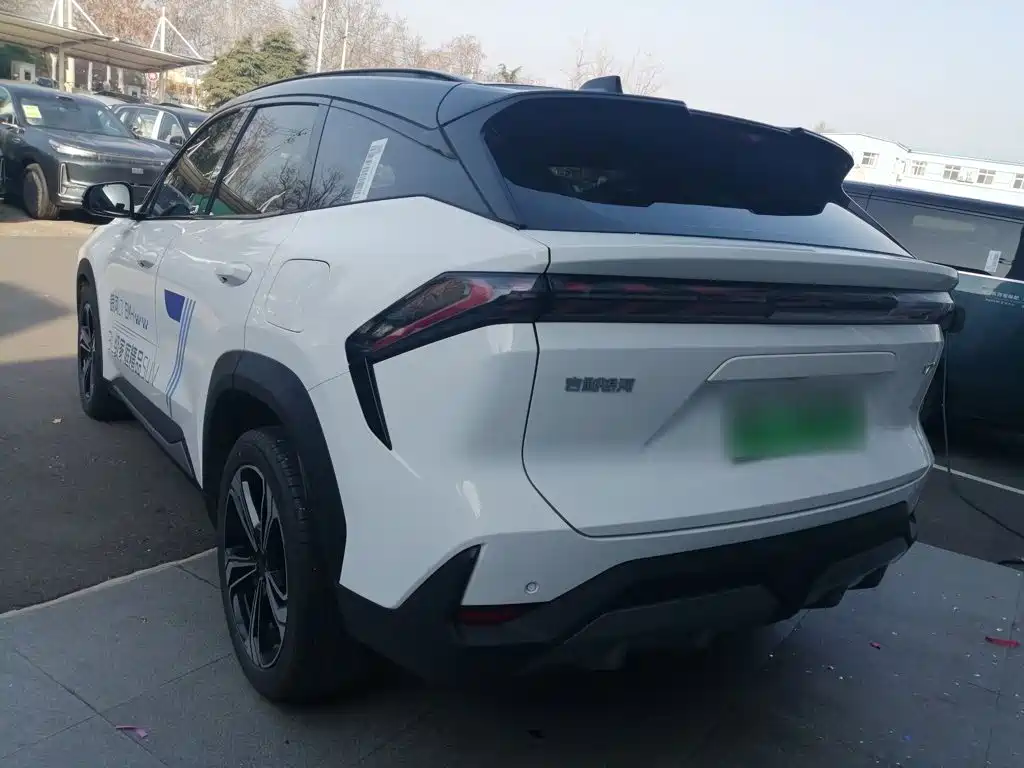 Geely Galaxy Galaxy L7 2025 2025 EM-i 115km Explorer+ Edition