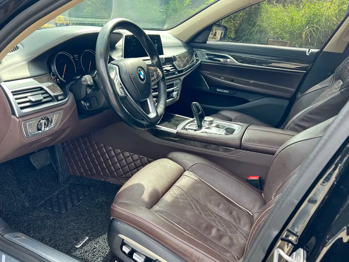 BMW 7 Series 2016 740Li Leading Edition фото 4
