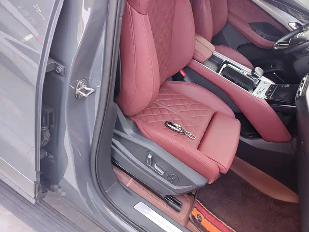 Audi Q6 2024 2024 45 TFSI quattro Shadow Warrior Edition 7-seater