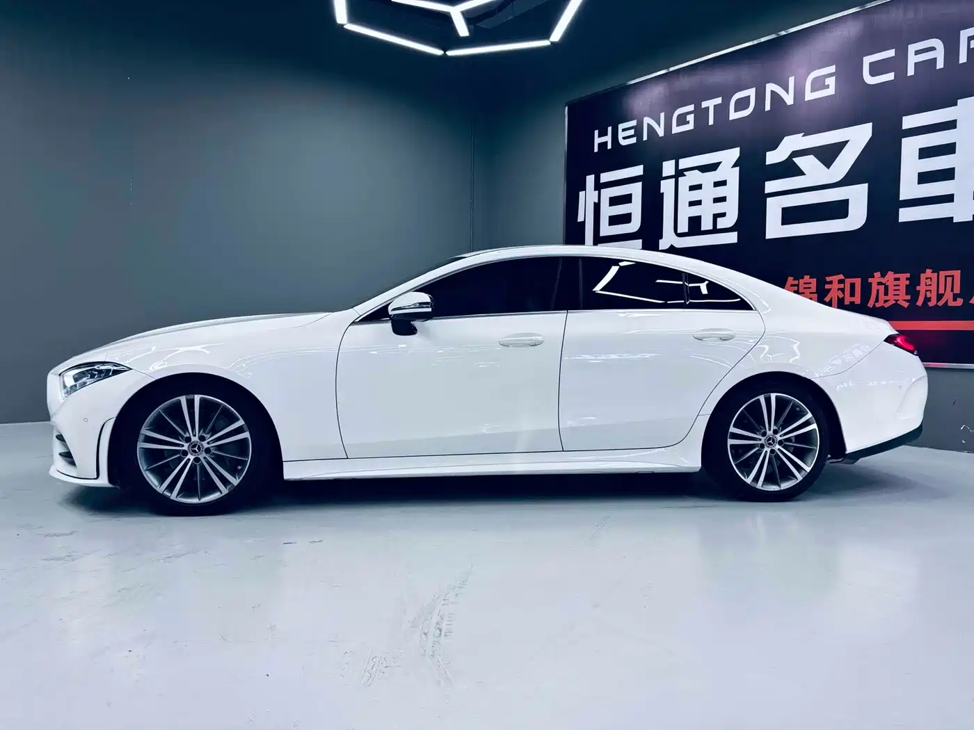 Mercedes-Benz CLS 2020 CLS 300 Dynamic фото 2