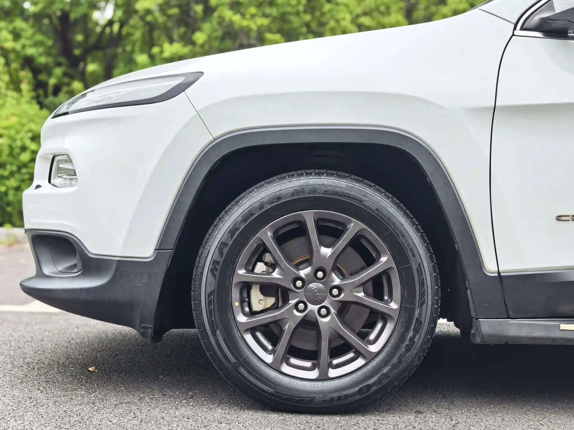 Фото 10 - Jeep Cherokee