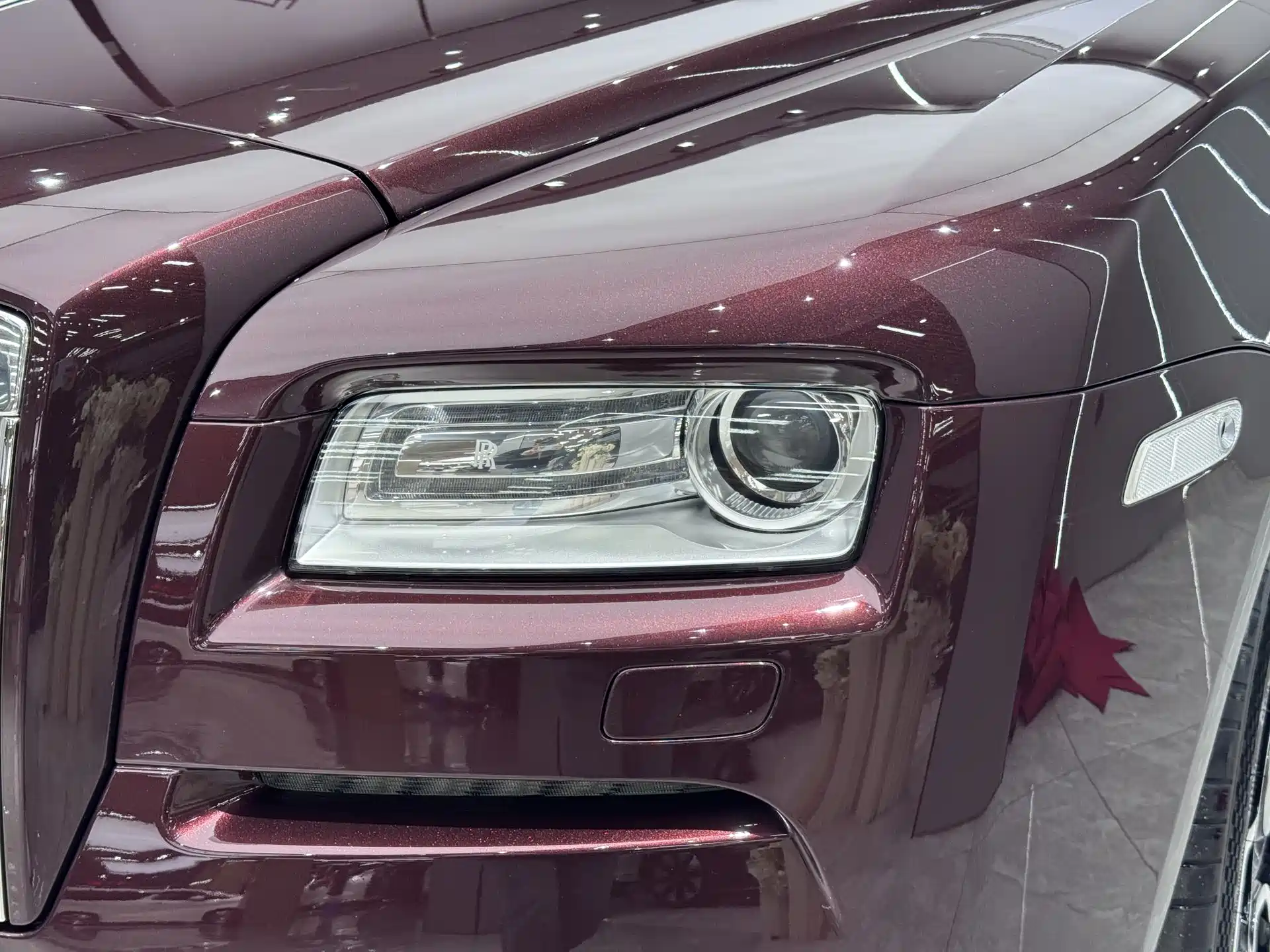 Фото 5 - Rolls-Royce Wraith