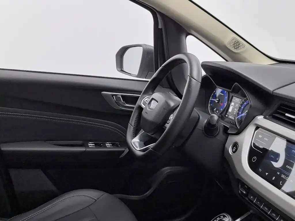 Фото 22 - Geely Vision X3