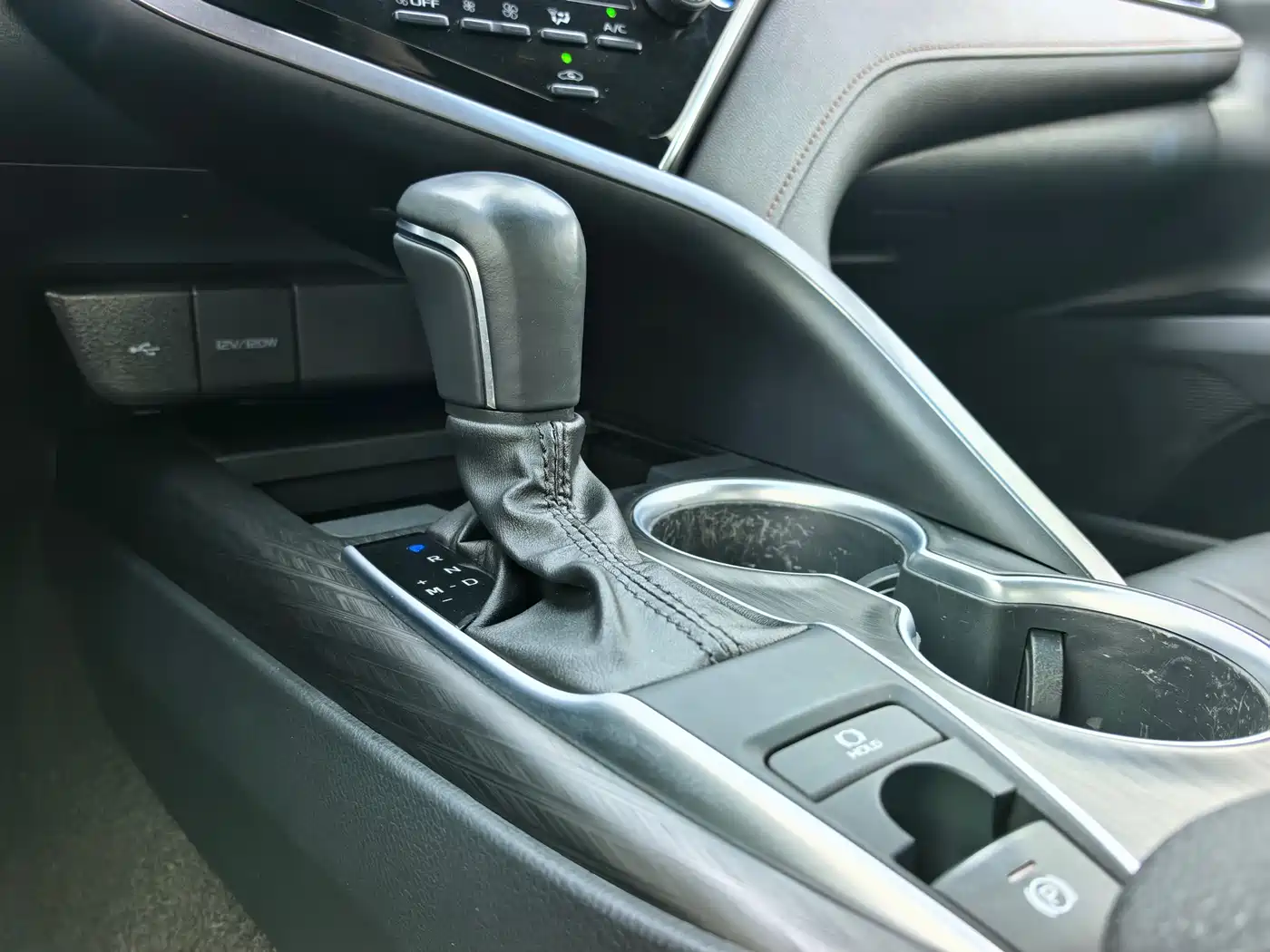 Toyota Camry 2023 2.0G Luxury Edition фото 6