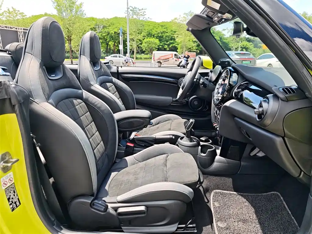 MINI 2023 2.0T COOPER S CABRIO Racer фото 24