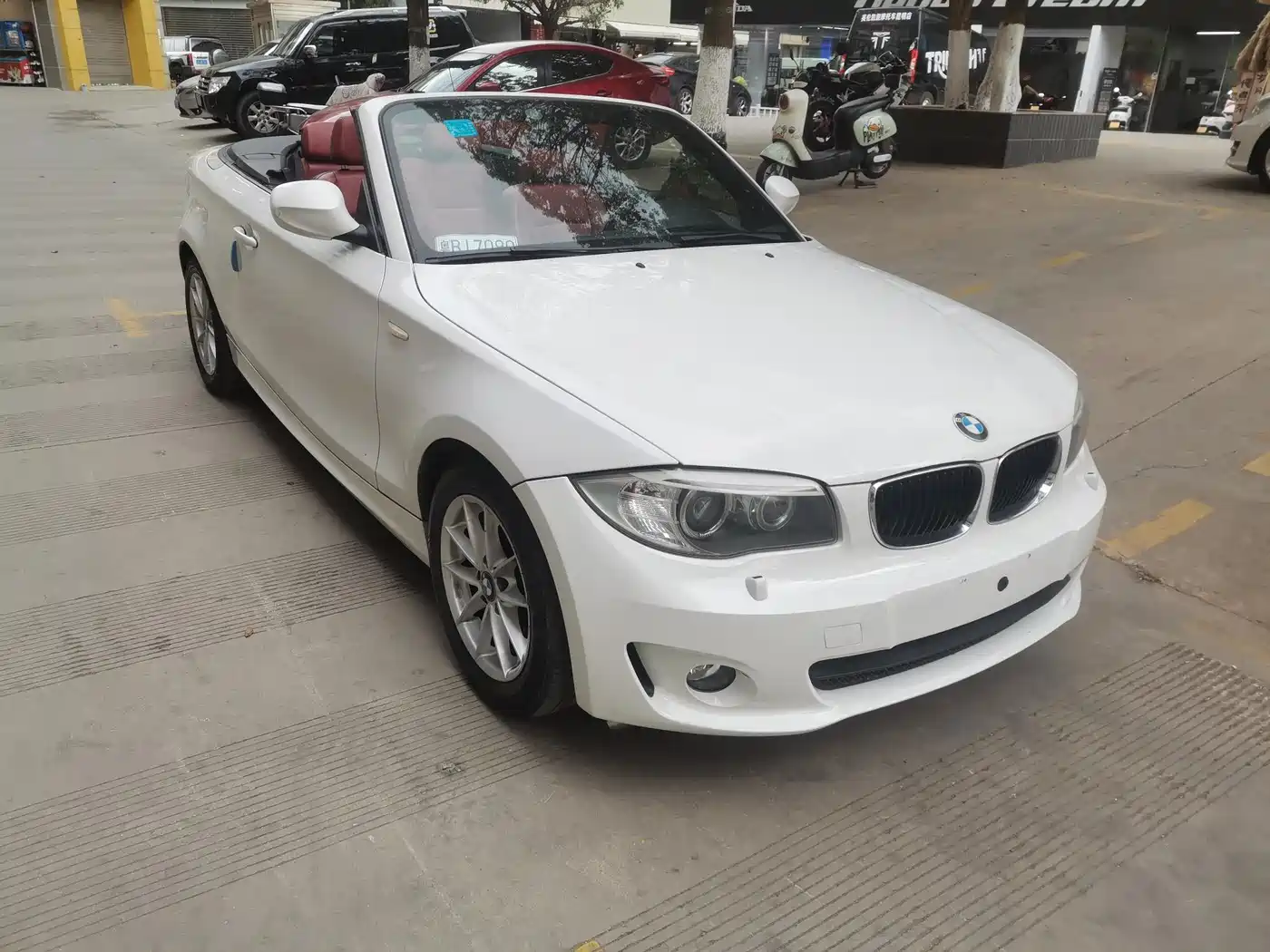 BMW 1 Series (Import) 2011 120i Convertible фото 3